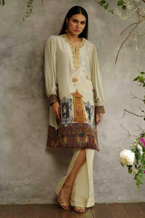 (Versailles) (Ag-4) (Shamaeel Ansari)